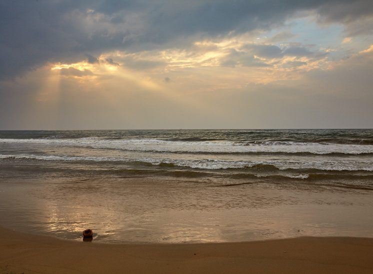 Sri Lanka, pôr do sol em praia de Negombo